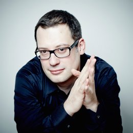 El clavecista Miguel Jalto actúa en el Festival Internacional en el Camino de Santiago, en Santa Cruz de la Serós.