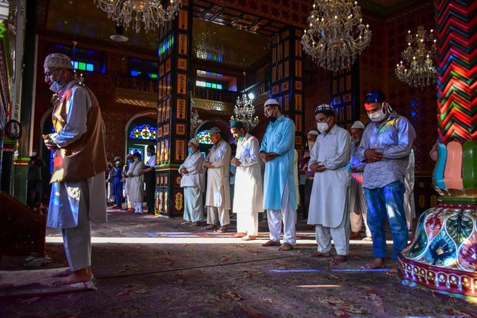 Reapertura de los centros de culto en la región india de Cachemira.