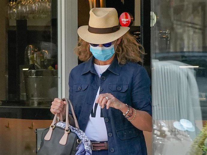 La Infanta Elena disfrutó de un relajado almuerzo con amigos