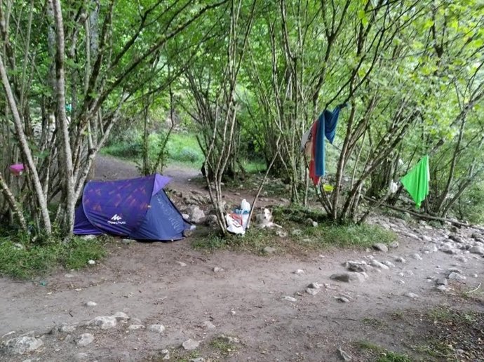 Acampada en la Olla de San Vicente en el río Dobra