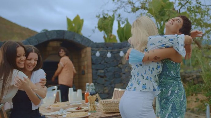 Un momento del último vídeo que ha lanzado el Gobierno de Canarias para concienciar a los jóvenes del 'peligro' de las fiestas sin respetar las medidas para prevenir el Covid-19