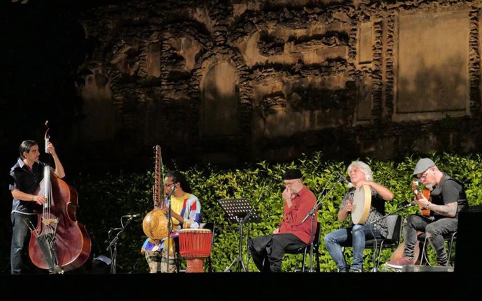 Actuación de Confluencias, dentro del ciclo Noches en los jardines del Alcázar