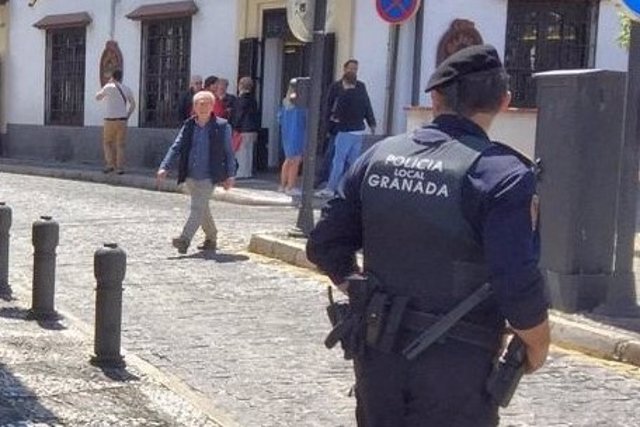 Imagen de archivo de efectivos de la Policía Local de Granada