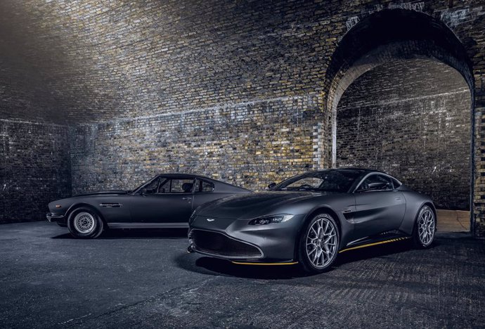 Las dos nuevas ediciones especiales creadas por Aston Martin para celebrar la nueva película de James Bond, Vantage 007 y la edición DBS Superleggera 007