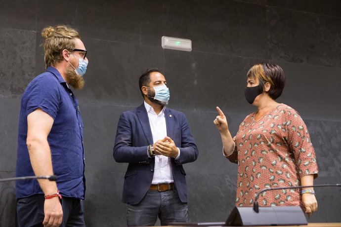 Maiorga Ramírez (EH Bildu), Ramón Alzórriz (PSN); Ainhoa Aznárez (Podemos)