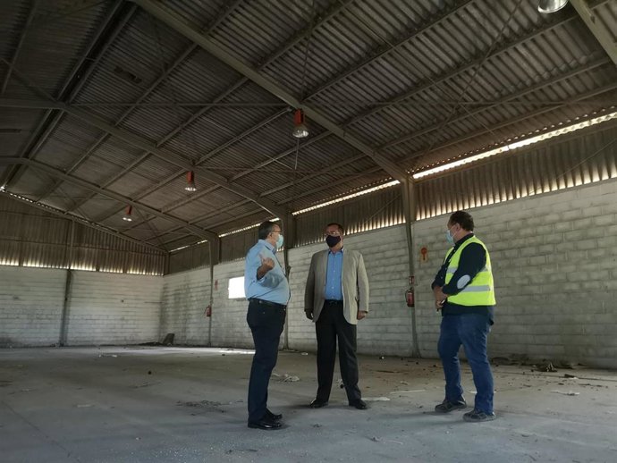 El delegado de Fiestas Mayores, Juan Carlos Cabrera, en la nave de San Jerónimo