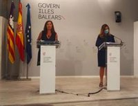 Baleares prohíbe las 'party boats' y las fiestas diurnas en piscinas