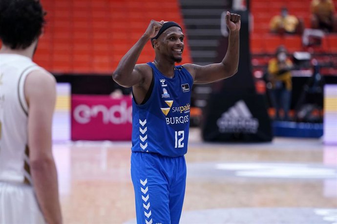 Thad McFadden con el San Pablo Burgos