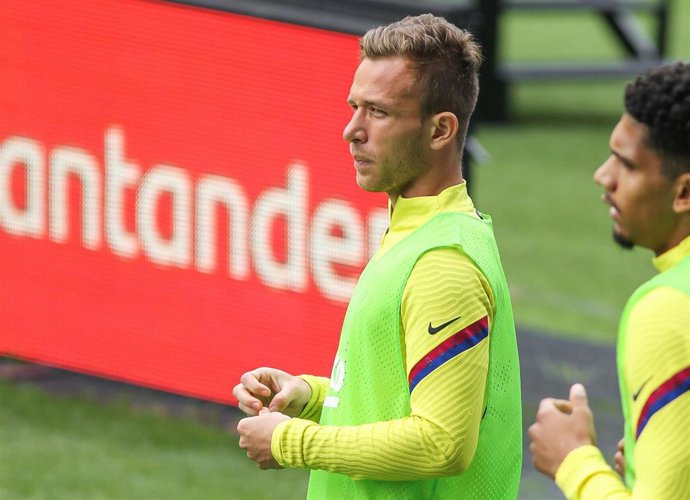 Arthur Melo entrenando con el Barcelons