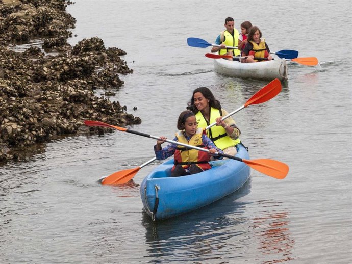 SERVICIO GRATUITO DE PRESTAMO DE PIRAGUAS Y PADDLE SURF EN PUNTA PARAYAS