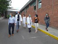 Salud espera terminar de realizar las PCR a pacientes y personal sanitario de Arriondas este lunes