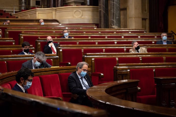 El president de la Generalitat, Quim Torra, durant un ple extraordinari que va sollicitar en el Parlament de Catalunya per debatre sobre "la situació política creada per la crisi de la monarquia espanyola" després de la marxa del Rei emrit d'Espanya.