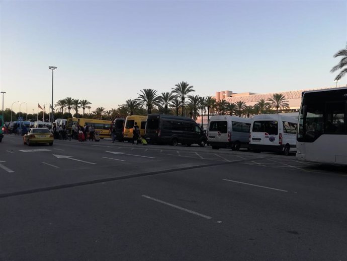 Autobuses aparcados en el Aeropuerto de Palma
