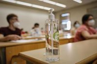 CCOO y Ustea no descartan movilizaciones y huelga ante una "imprudente" vuelta a las aulas