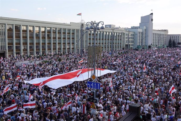Manifestación contra el presidente de Bielorrusia, Alexander Lukashenko, en la Plaza de la Independencia de Minsk
