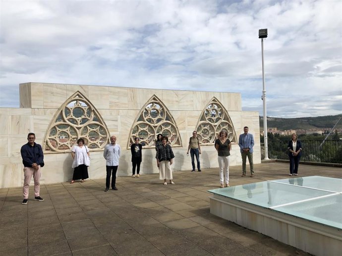 Miembros de la Comisión Asesora con la consejera Rebeca Esnaola.