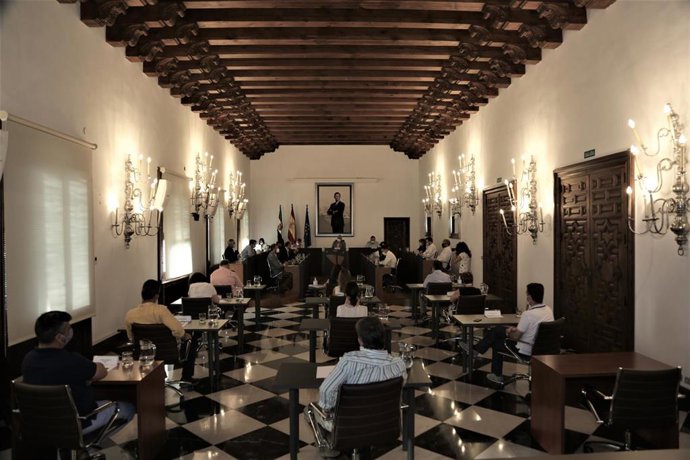 Pleno extraordinario de la Diputación de Cáceres