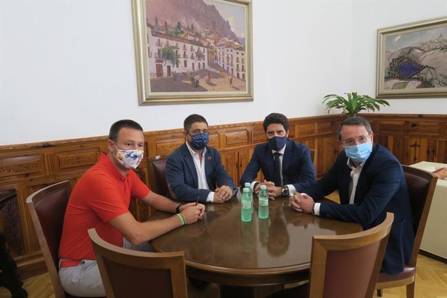 Reunión con responsables del Linares Deportivo.