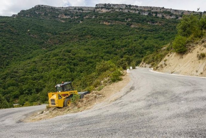 La Diputación de Huesca finaliza las obras de acondicionamiento de la carretera de acceso a la localidad de Ascaso.