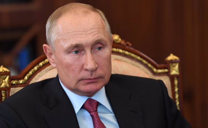 Bielorrusia.- Putin avisa ante Macron de que "presionar" a Lukashenko sería "ina