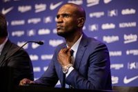 Abidal rescinde su contrato con el Barcelona