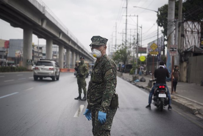 Cvirus.- Filipinas relaja las restricciones en Manila a pesar de que se aproxima