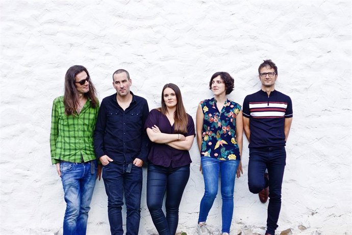 Componentes del grupo musical Tenpora