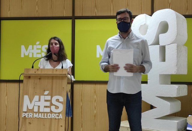 Los dirigentes de MÉS per Mallorca Neus Truyol y Antoni Noguera