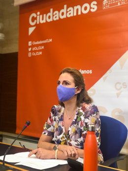 La diputada de Cs Úsula López en rueda de prensa.
