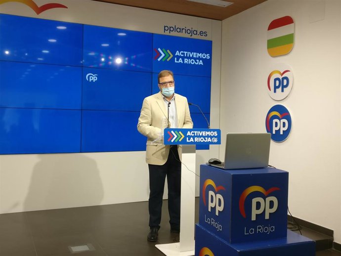 El secretario general del PP, Alberto Bretón, en comparecencia de prensa