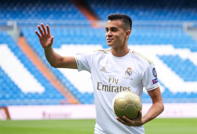 Reinier en su presentación con el Real Madrid