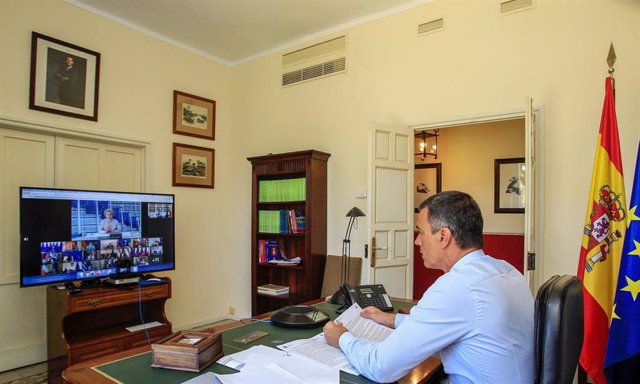 El presidente del Gobierno, Pedro Sánchez, participa por videoconferencia en el Consejo Europeo extraordinario sobre Bielorrusia. En Madrid, (España), a 19 de agosto de 2020.