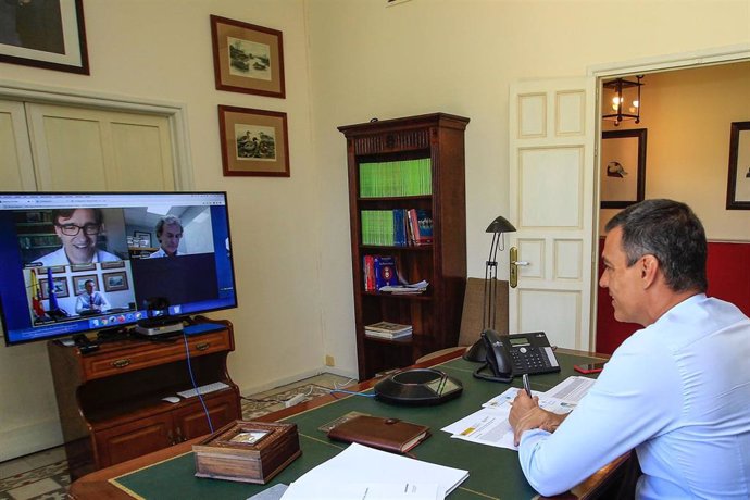 El presidente del Gobierno, Pedro Sánchez, preside, mediante vídeoconferencia, la reunión del Comité de Seguimiento del Coronavirus.