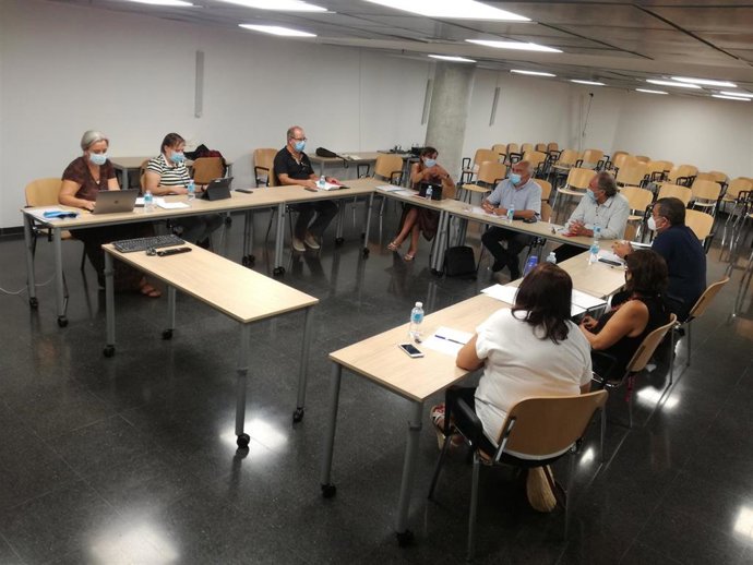 Reunión de representantes de las consellerias de Educación y Salud.