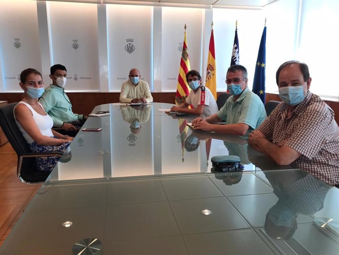 Reunión de las patronales turísticas y el Consell de Ibiza.