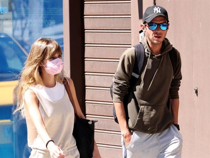 CAMILO BLANES Y SU NUEVA AMIGA