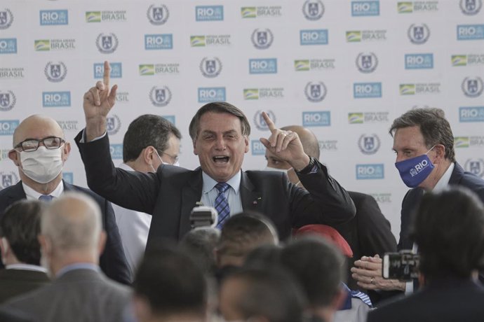 Coronavirus.- Bolsonaro quiere reducir a más de la mitad la ayuda por el coronav