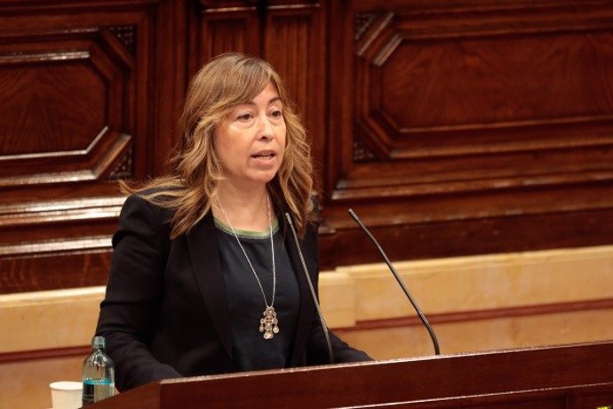 La diputada del PSC en el Parlament Beatriz Silva en el ple del 4 de juny de 2020