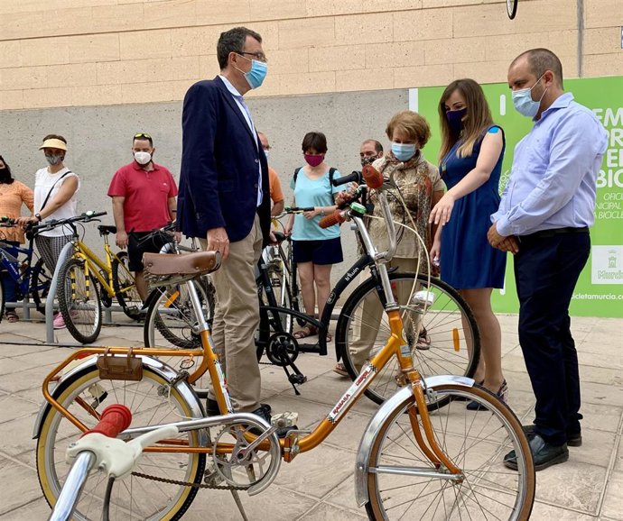 Presentación del proyecto 'Recicleta', una iniciativa solidaria del Ayuntamiento de Murcia