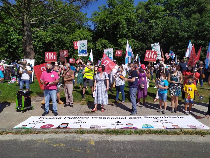 Los sindicatos de educación protestan contra el protocolo para el próximo curso