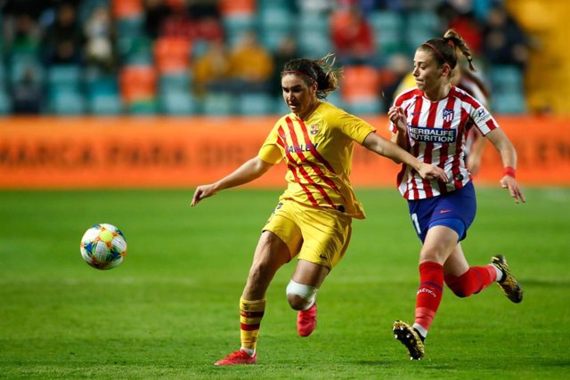 Mariona Caldentey (Barça) y Carmen Menayo (Atlético)