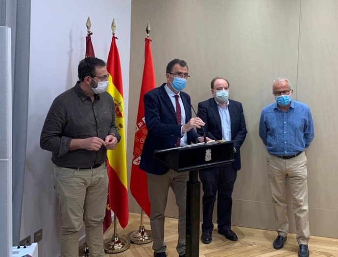 Miembros del Comité de Salud del Ayuntamiento de Murcia, presidido por el alcalde, José Ballesta