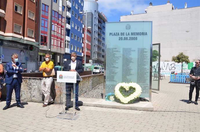 Gran Canaria recuerda a los fallecidos del accidente del JK5022 con la esperanza puesta en la comisión del Congreso