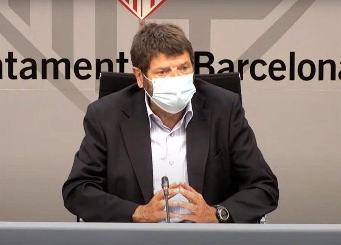 El teniente de alcalde de Seguridad de Barcelona, Albert Batlle, en rueda de prensa