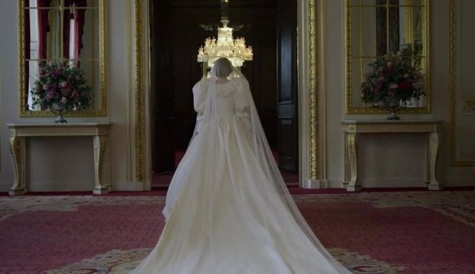 Emma Corrin como Diana de Gales en 'The Crown'