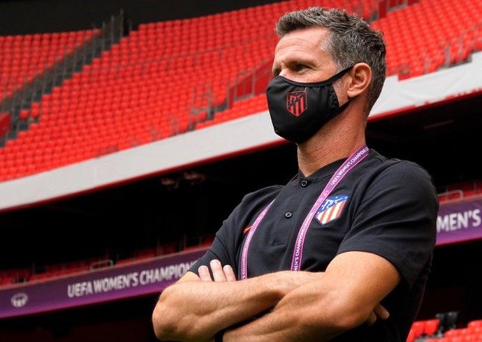 El entrenador del Atlético de Madrid Femenino, Dani