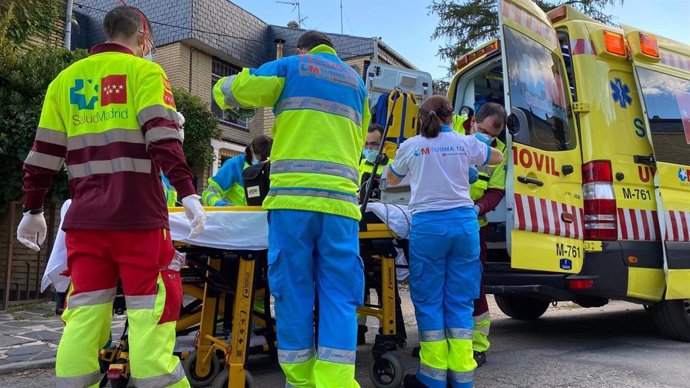 En estado crítico un varón de 57 años por una intoxicación con pintura en un accidente laboral en Alpedrete