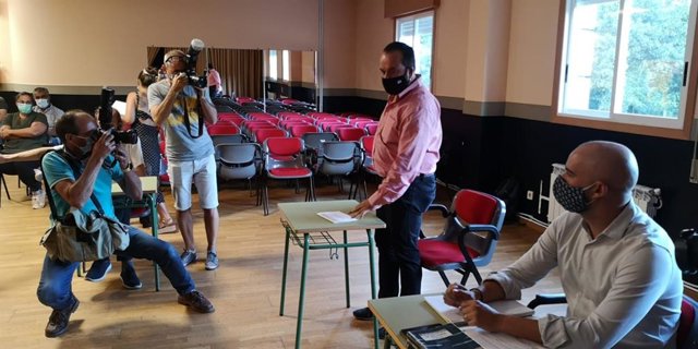 César Poza es elegido alcalde Vilaboa