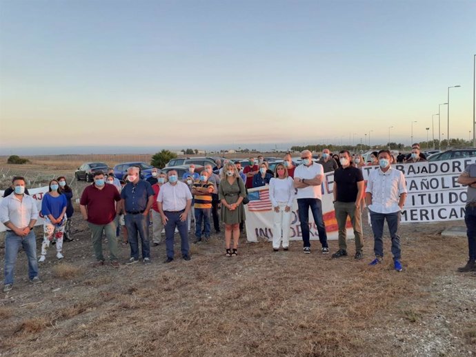 Concentración laboral a las puertas de la base de Morón