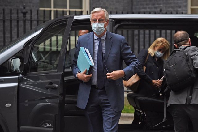 Michel Barnier llegando a Downing Street